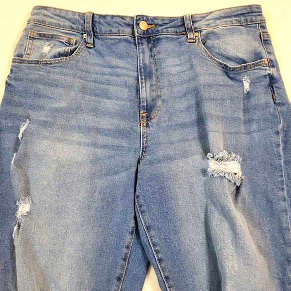 No Boundries Regular Fit Women's 15 Blue Medium Wash 5-Pocket Distressed Jeans - Picture 3 of 14